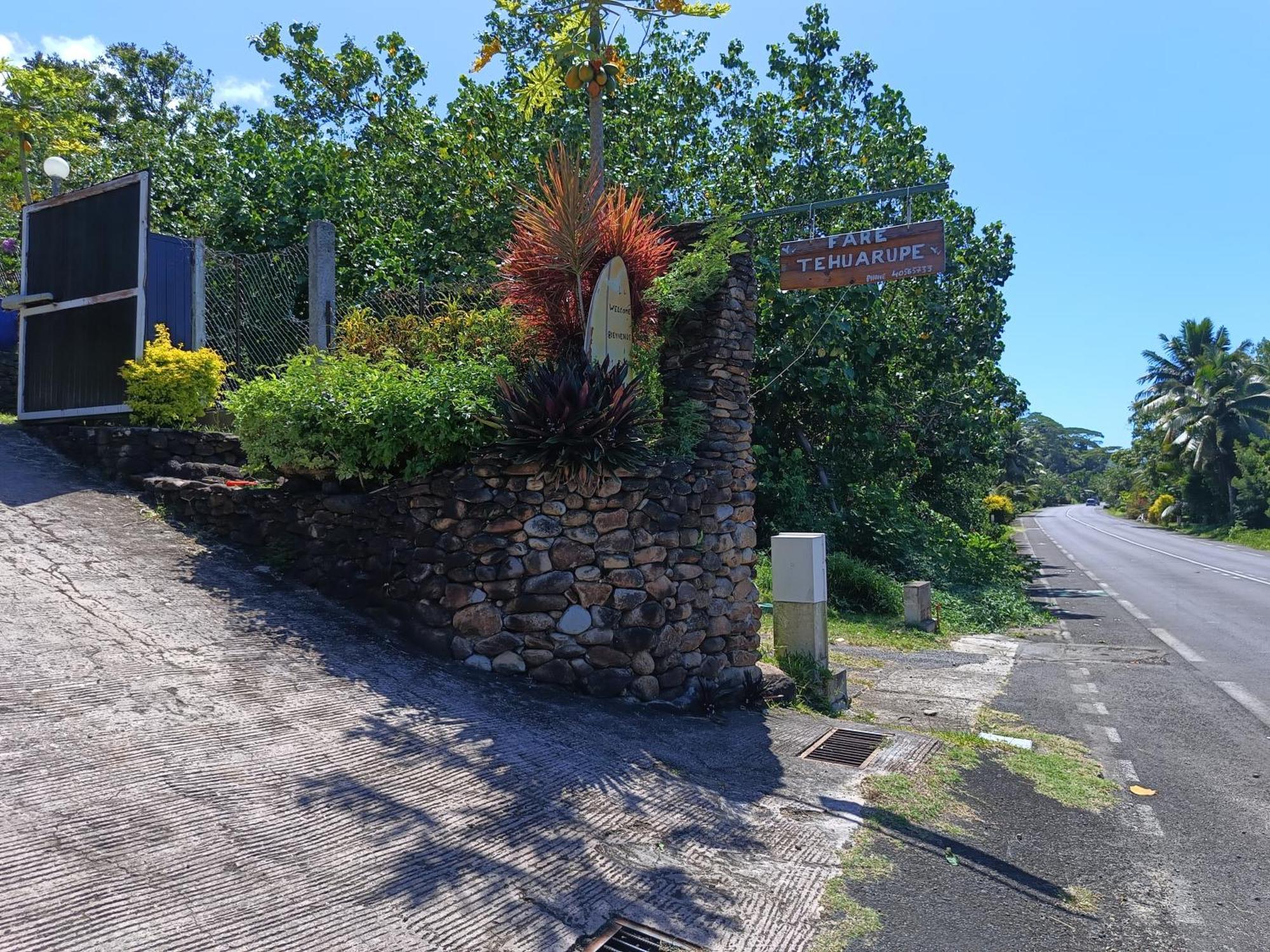 Tehuarupe Surf Studios Haapiti Exteriör bild